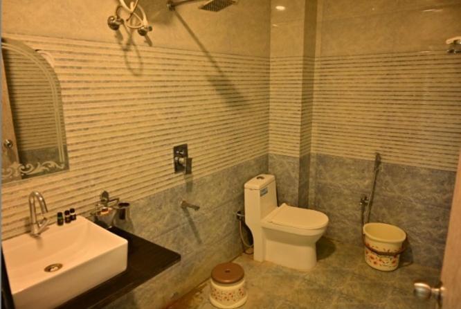 Hotel Raghuveer Inn By Bookingcare Sitapur Muafi Extérieur photo