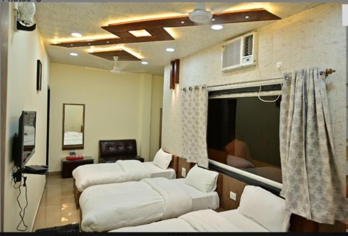 Hotel Raghuveer Inn By Bookingcare Sitapur Muafi Extérieur photo