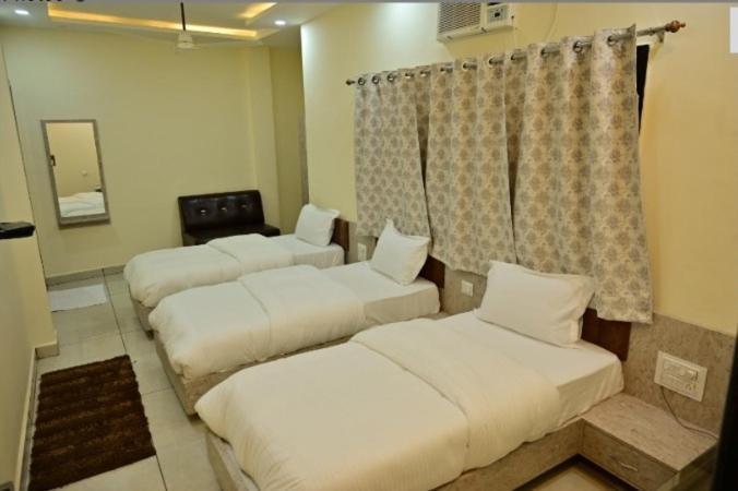 Hotel Raghuveer Inn By Bookingcare Sitapur Muafi Extérieur photo